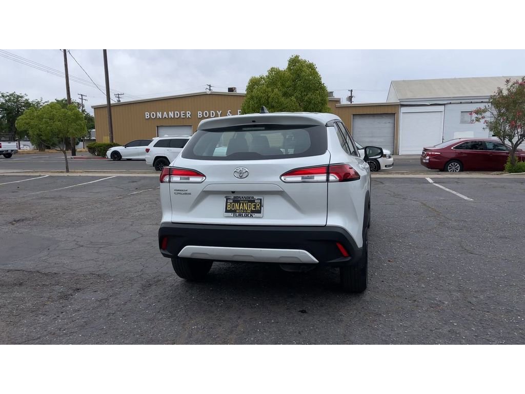 Used 2024 Toyota Corolla Cross L image 2