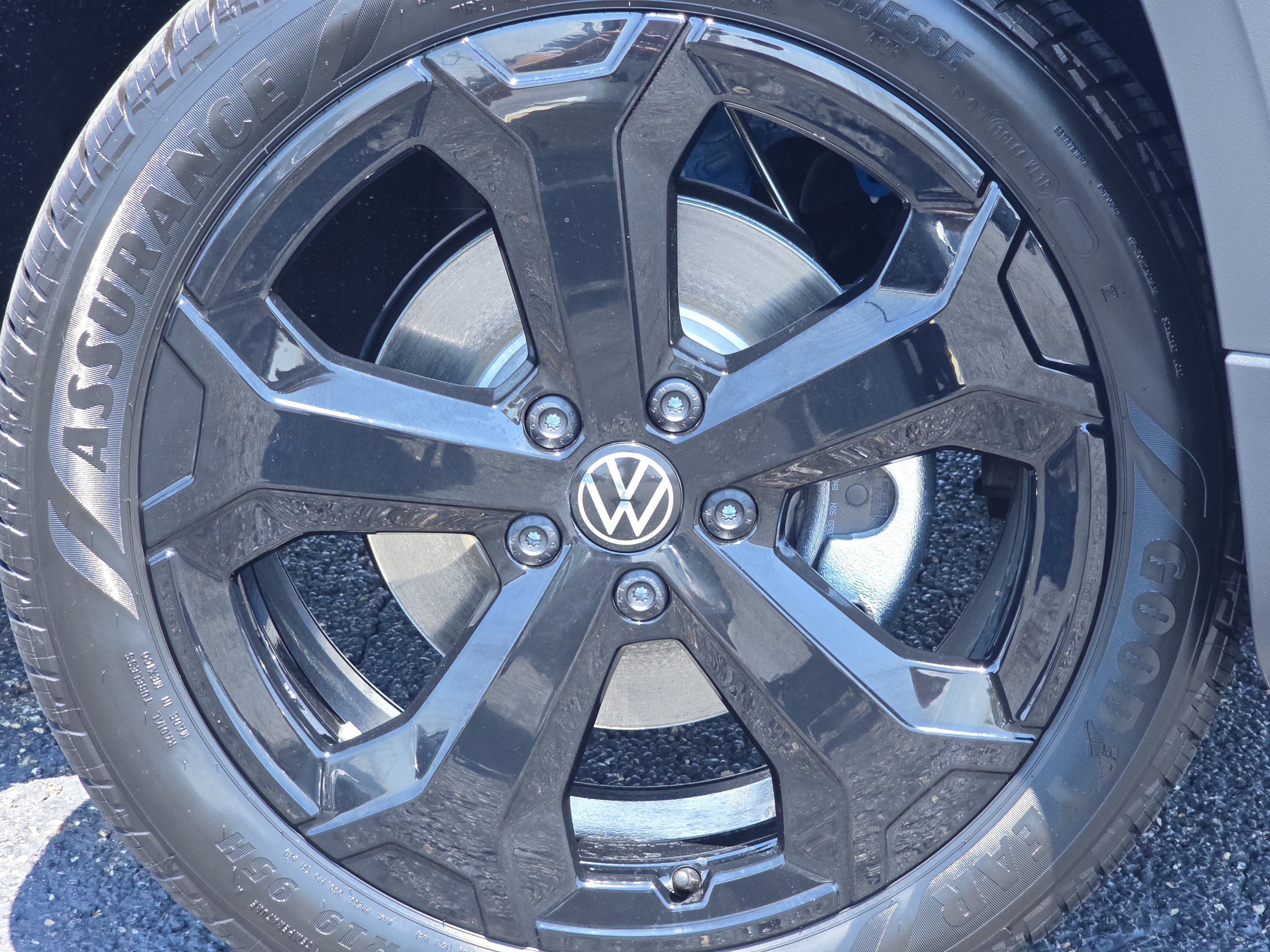 New 2026 Volkswagen Taos SE AWD/4WD image 15