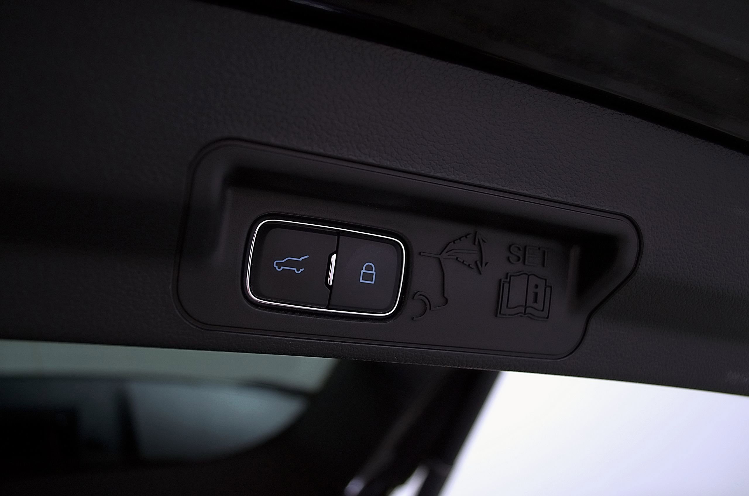 Used 2023 Ford Explorer XLT w/ Equipment Group 202A image 12