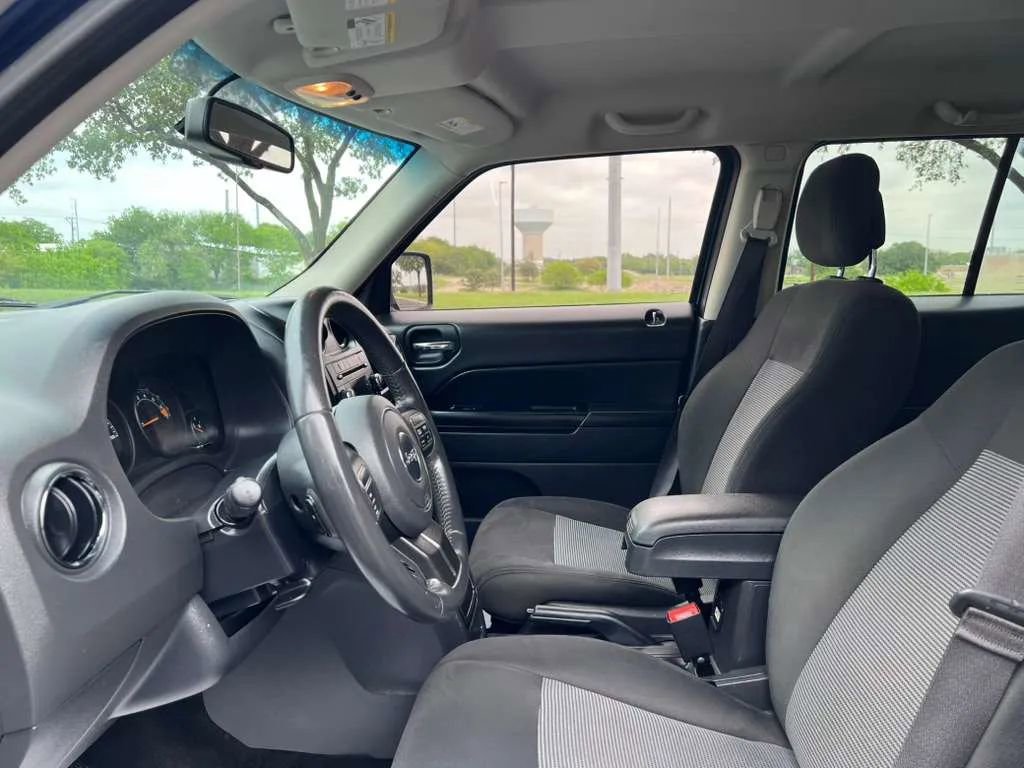 Used 2017 Jeep Patriot Latitude FWD image 15