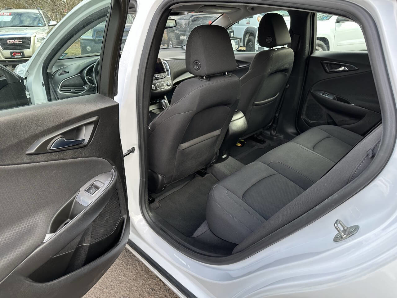 Used 2019 Chevrolet Malibu RS w/ LPO, Convenience Package 1 FWD image 9