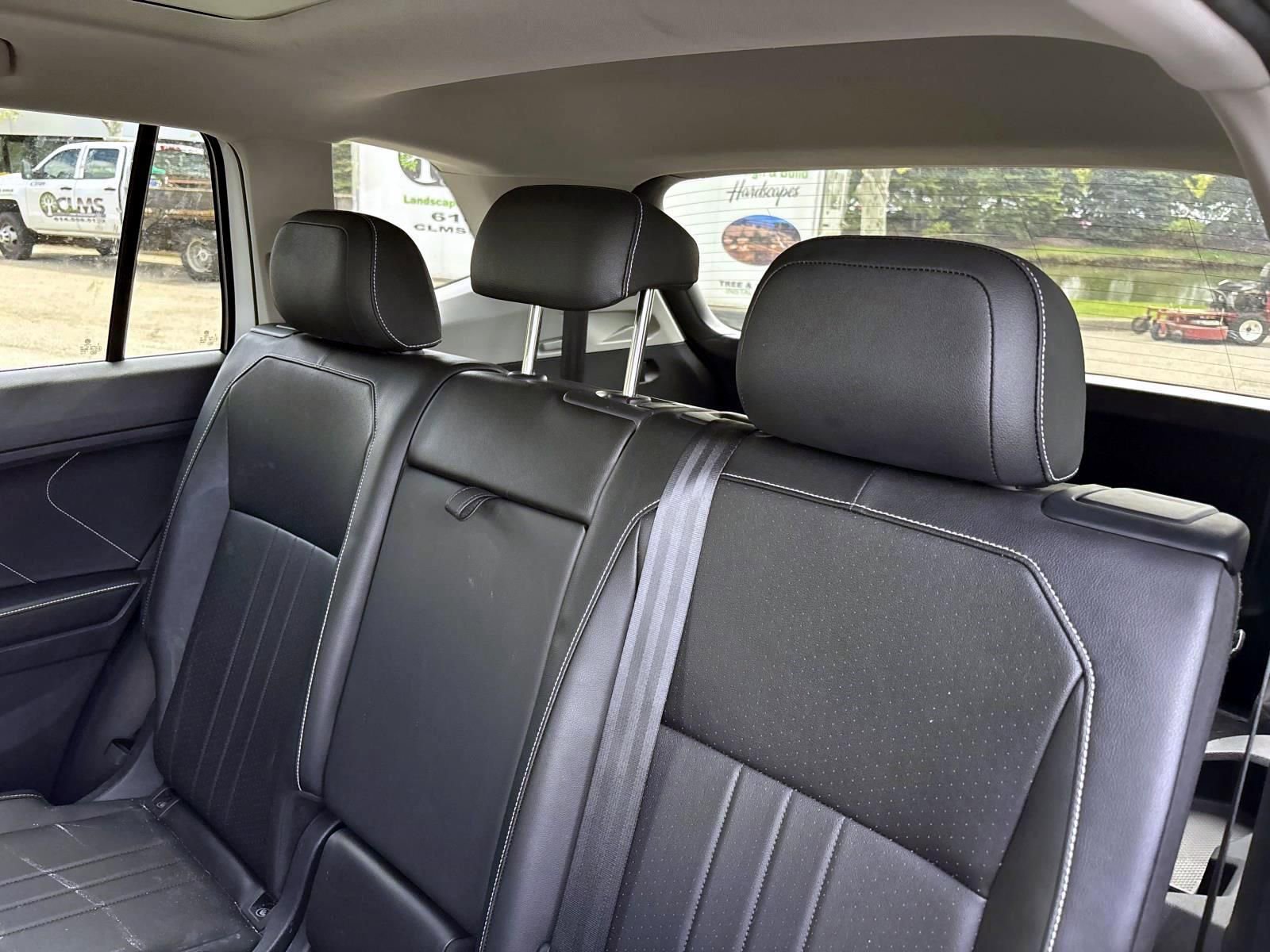 Used 2023 Volkswagen Tiguan SE w/ Panoramic Sunroof Package FWD image 26