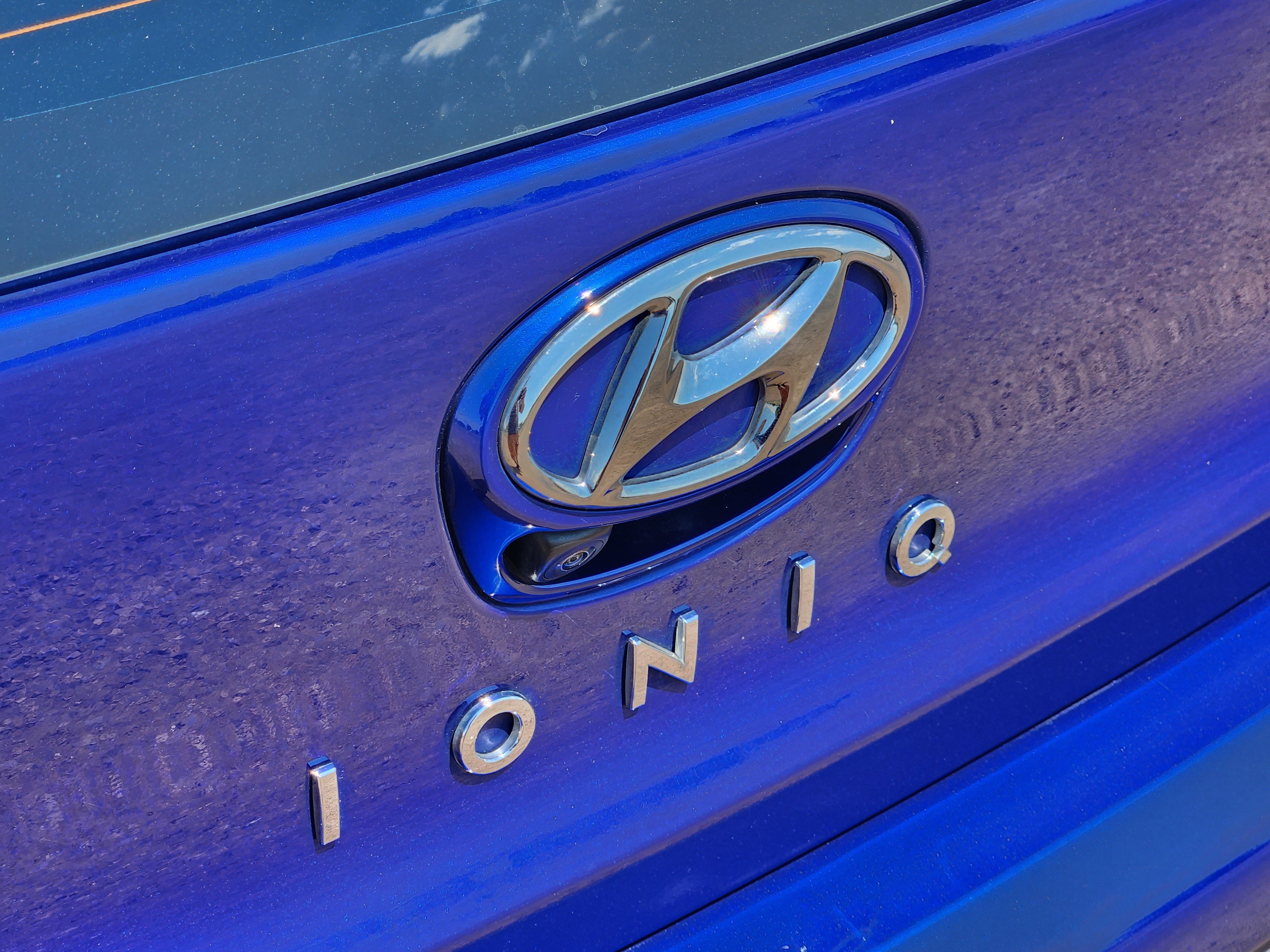 Used 2022 Hyundai Ioniq Limited FWD image 13
