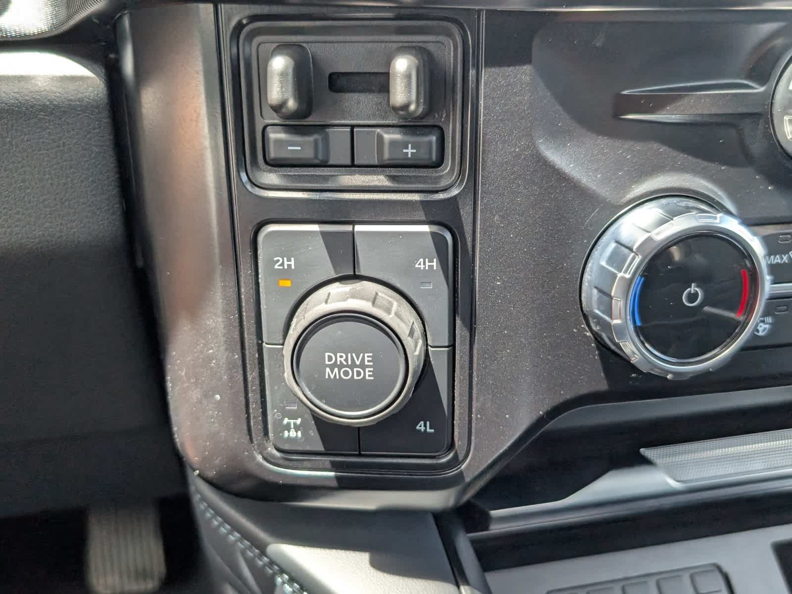 Used 2025 Ford F250 Platinum AWD/4WD image 29