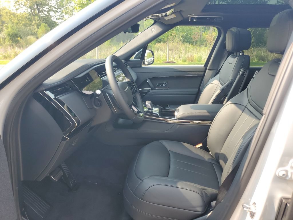 New 2026 Land Rover Range Rover Sport Dynamic SE AWD/4WD image 12
