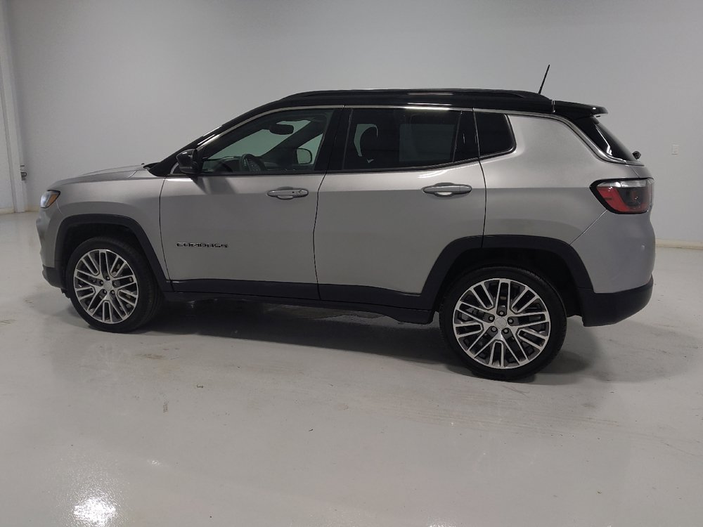 Used 2023 Jeep Compass Limited w/ Elite Group AWD/4WD image 3