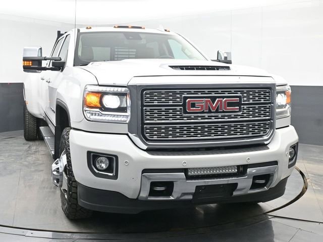 Used 2018 GMC Sierra 3500 Denali w/ Duramax Plus Package image 3