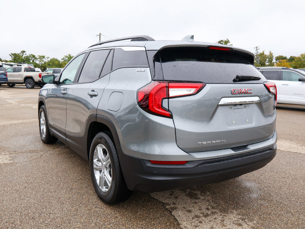 Used 2023 GMC Terrain SLE w/ Driver Convenience Package FWD image 24