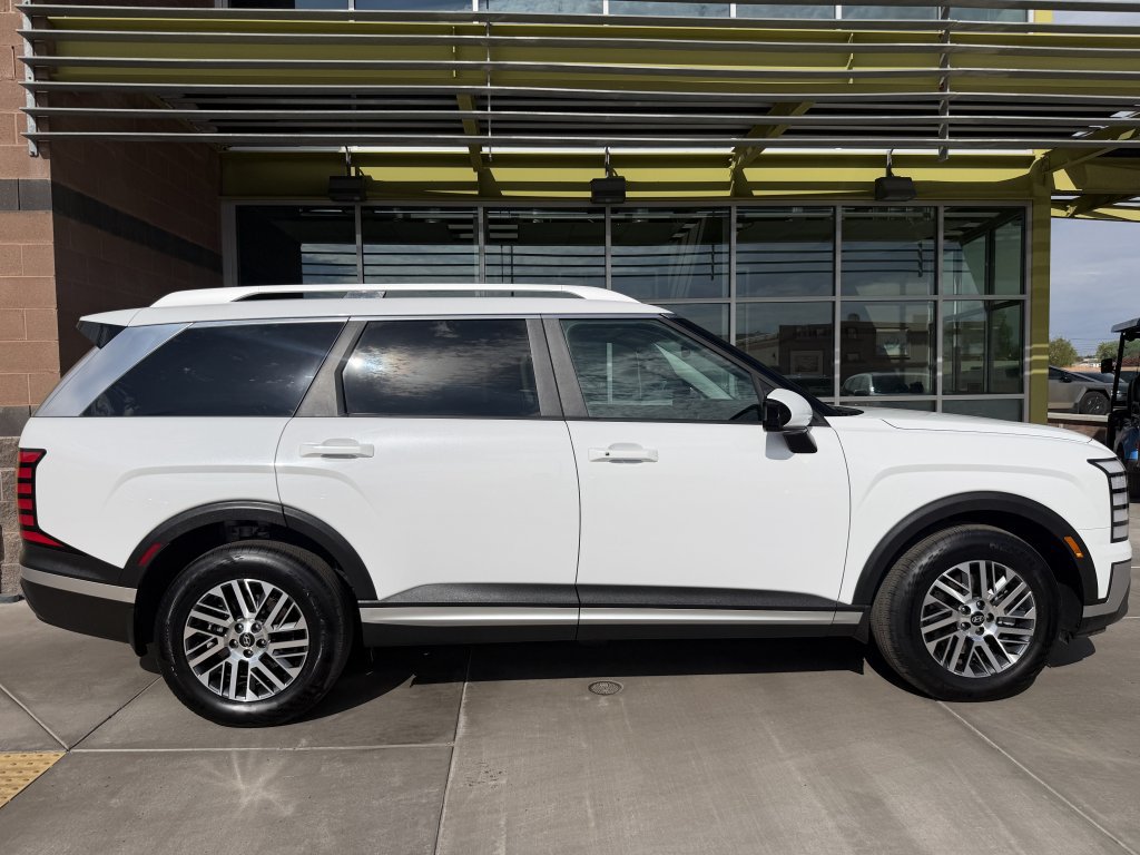 Used 2026 Hyundai Palisade SEL FWD image 9