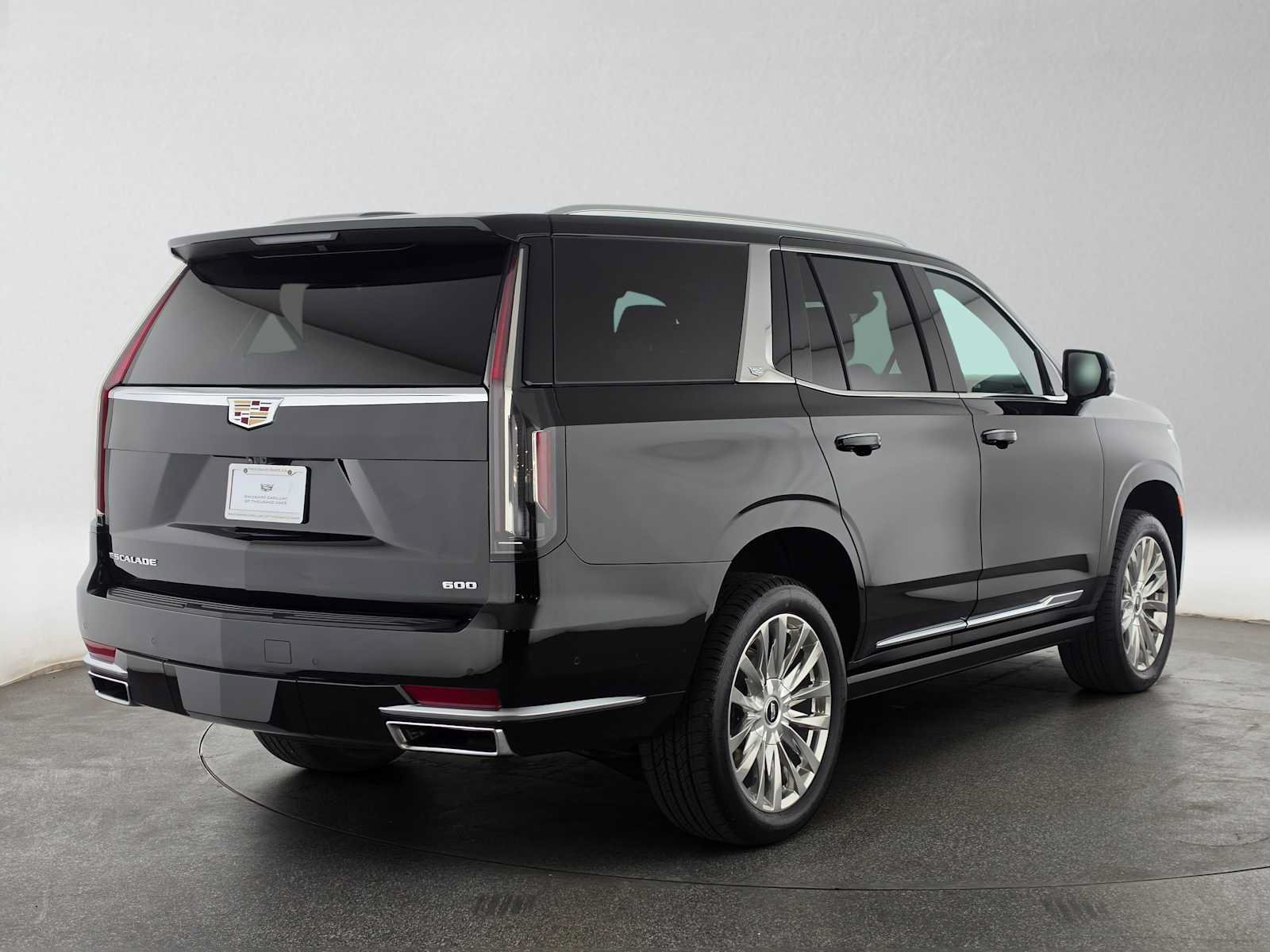 Used 2024 Cadillac Escalade Premium Luxury w/ Performance Package AWD/4WD image 3