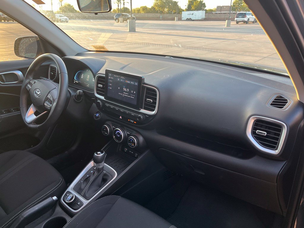 Used 2026 Hyundai Venue SEL FWD image 13