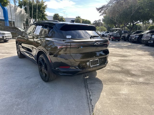 Used 2025 Chevrolet Equinox EV RS FWD image 34