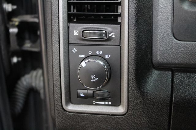Used 2019 RAM 1500 Express w/ Wheel & Sound Group AWD/4WD image 15