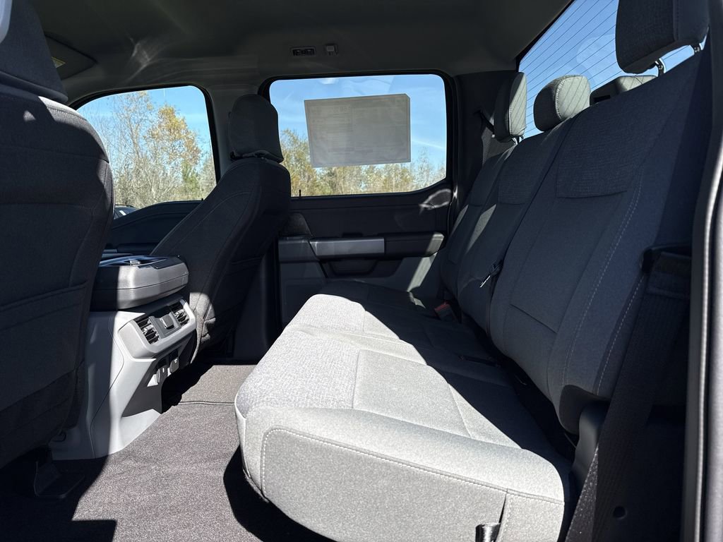 New 2025 Ford F150 Lightning XLT image 24
