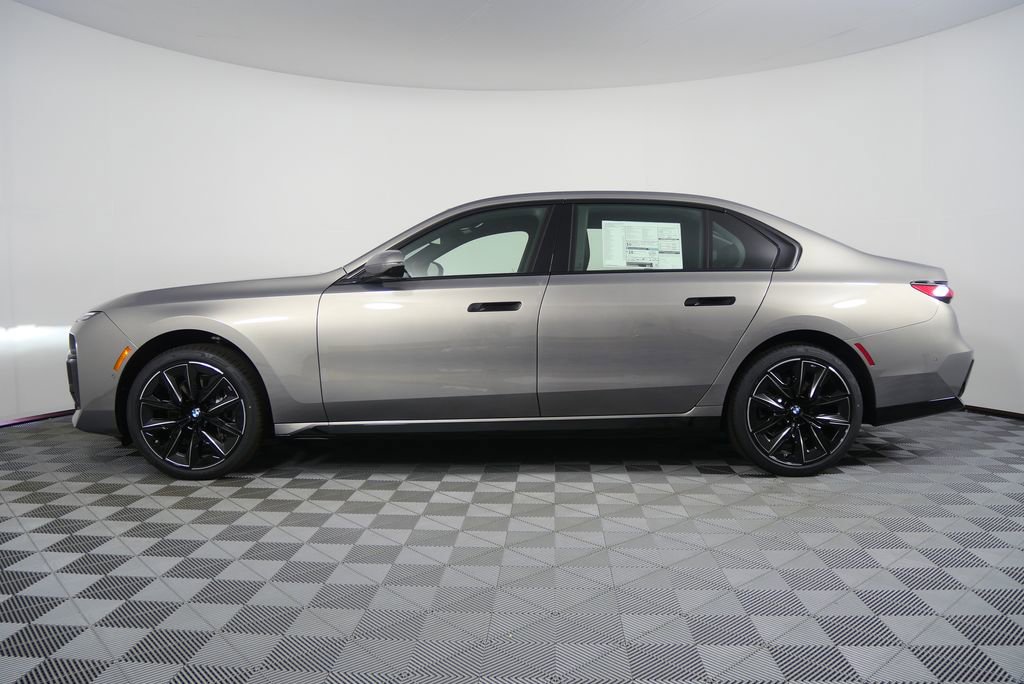 Used 2026 BMW 740i image 6