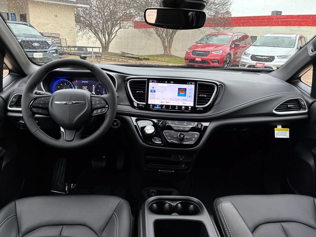 New 2026 Chrysler Pacifica Select AWD/4WD image 13