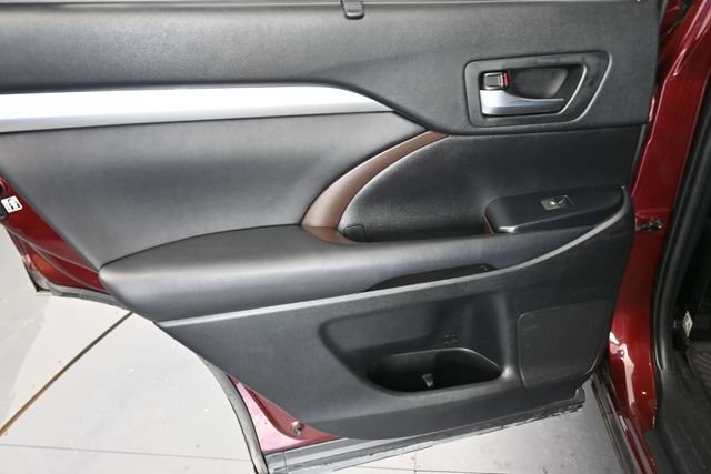 Used 2019 Toyota Highlander XLE FWD image 26