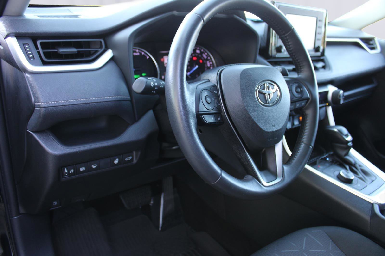 Used 2021 Toyota RAV4 AWD Hybrid image 14