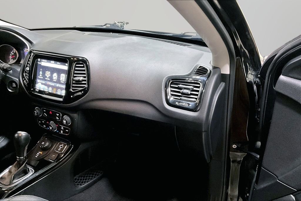 Used 2018 Jeep Compass Limited w/ Navigation Group image 26