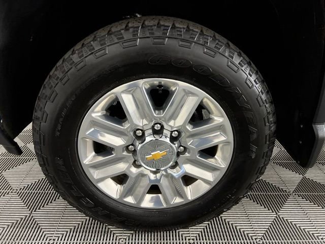 Used 2024 Chevrolet Silverado 3500 High Country w/ Technology Package image 10