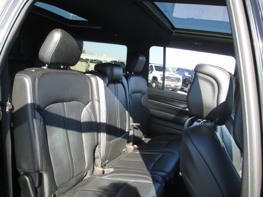 Used 2023 Jeep Wagoneer L 4WD w/ Premium Group I image 26