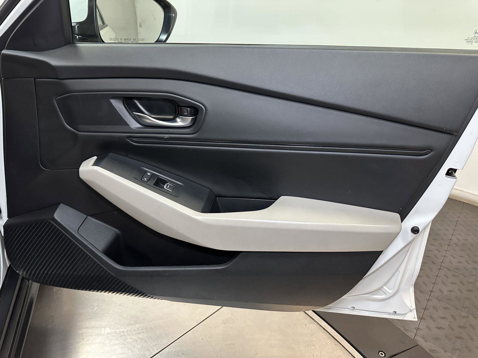 Certified 2023 Honda Accord EX image 37