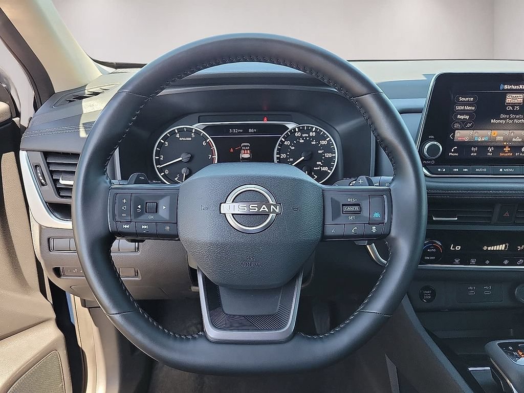 Used 2025 Nissan Rogue SV FWD image 19