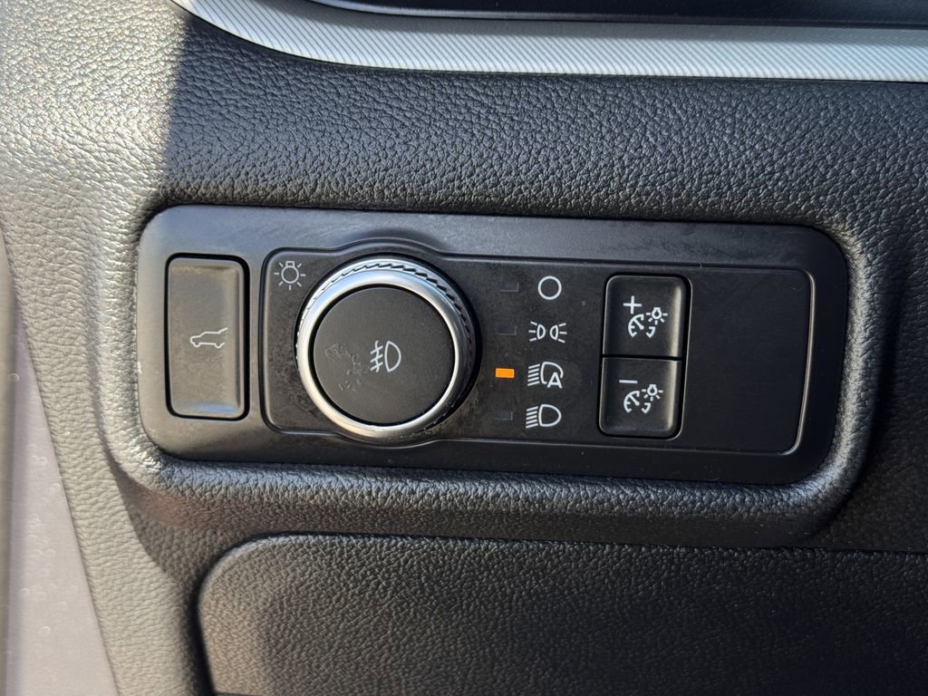 Used 2020 Ford Explorer XLT w/ Equipment Group 202A image 23