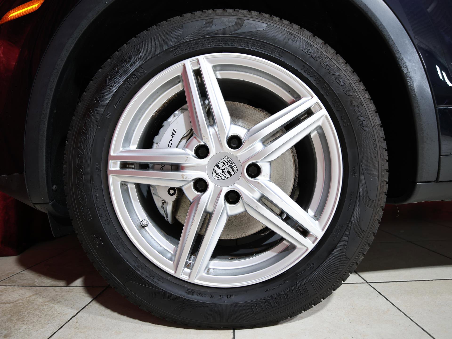 Used 2017 Porsche Cayenne S w/ Premium Plus Package image 7