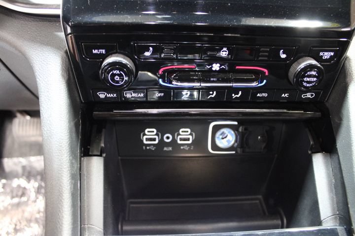 Used 2023 Jeep Grand Cherokee Limited AWD/4WD image 31