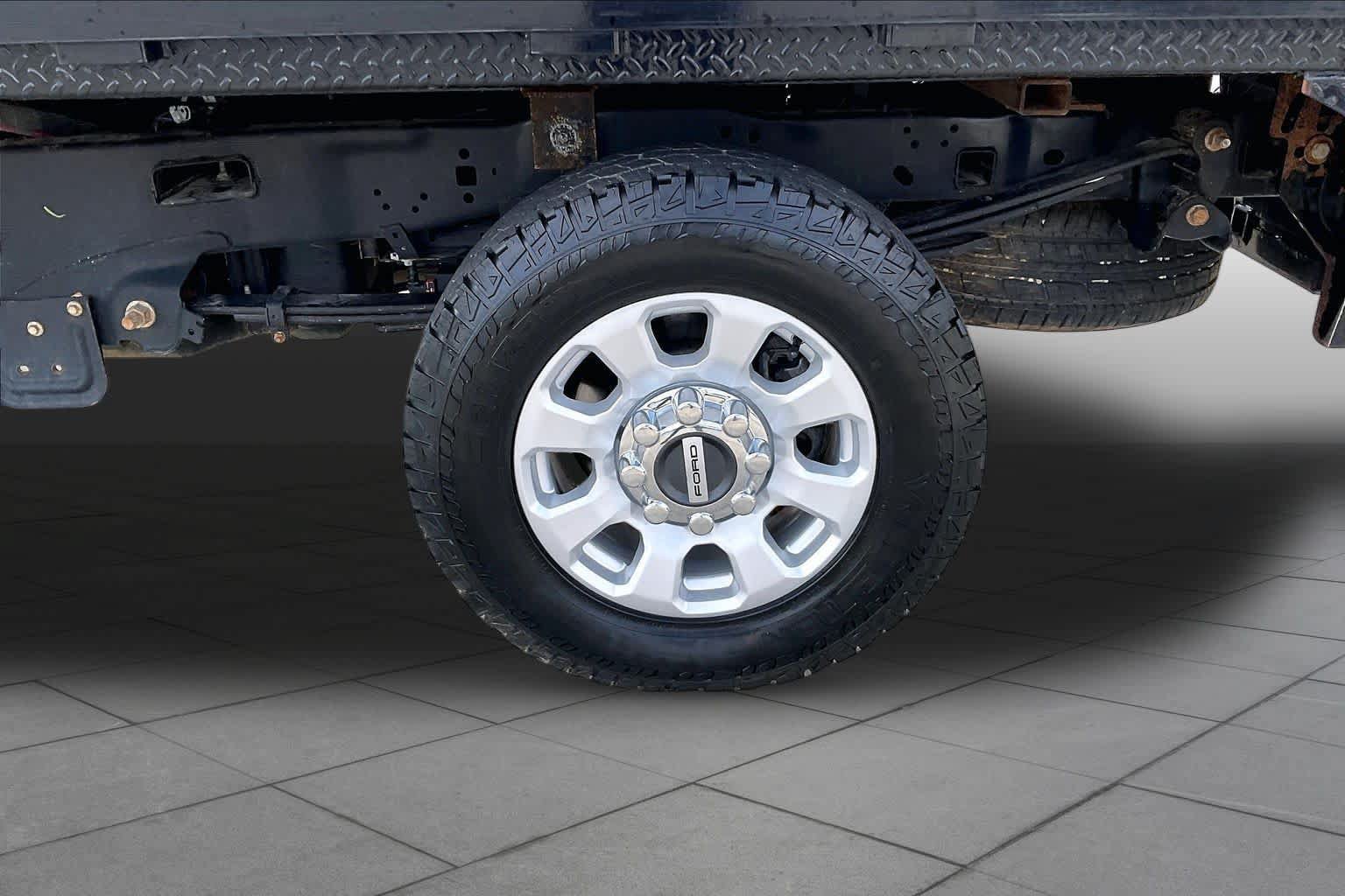 Used 2023 Ford F250 XLT AWD/4WD image 10