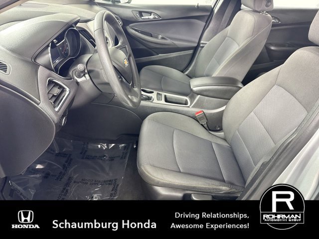 Used 2018 Chevrolet Cruze LS FWD image 4