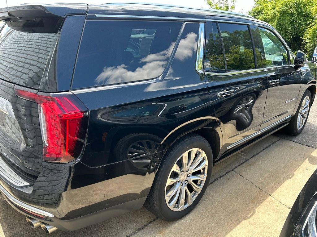 Used 2024 GMC Yukon Denali w/ Denali Reserve Package AWD/4WD image 9