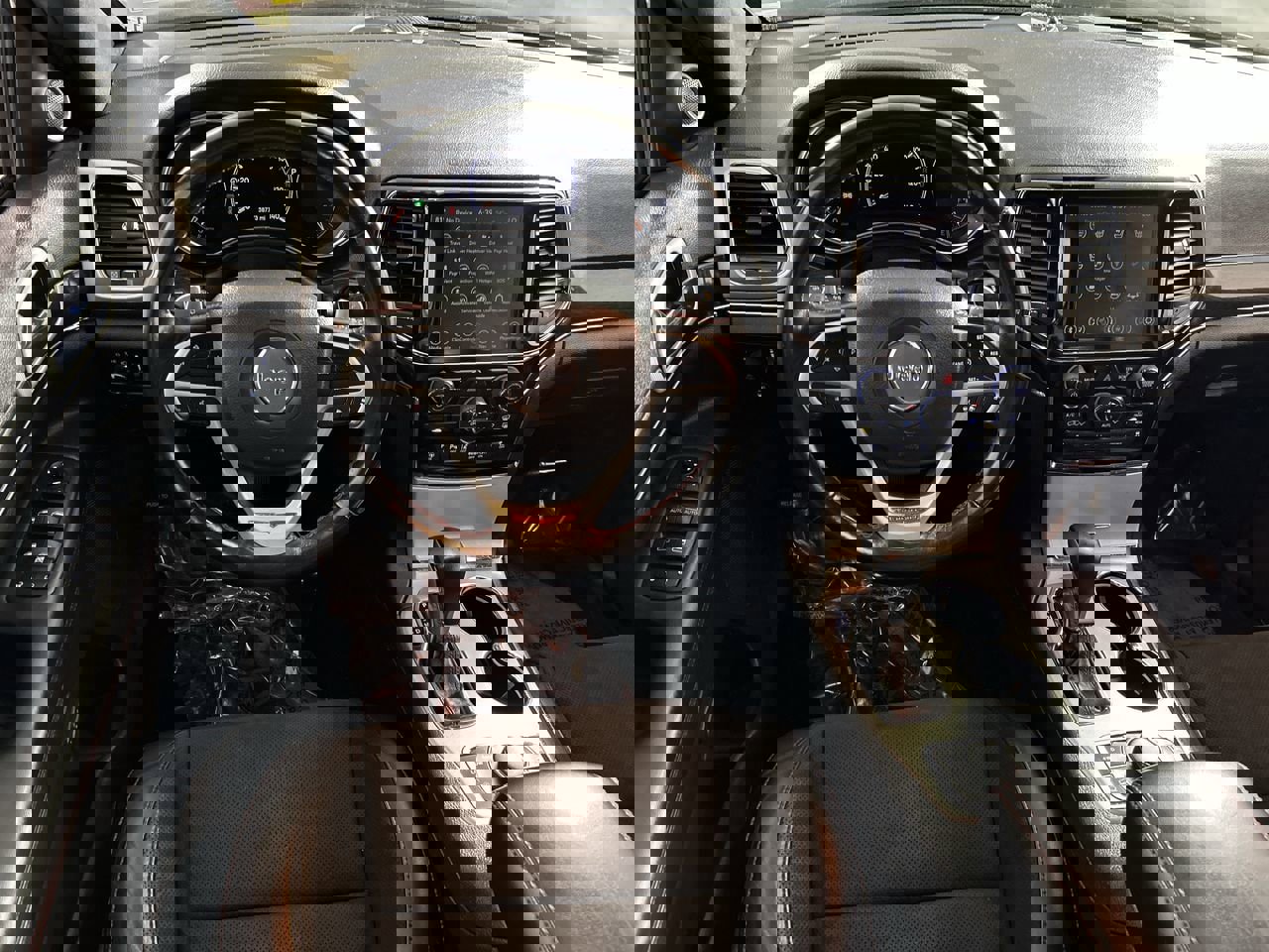 Used 2020 Jeep Grand Cherokee Trailhawk w/ Interior Metal Package image 22