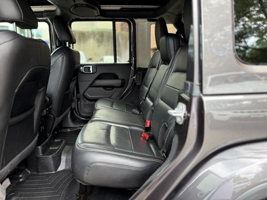 Used 2020 Jeep Wrangler Unlimited Sahara AWD/4WD image 15