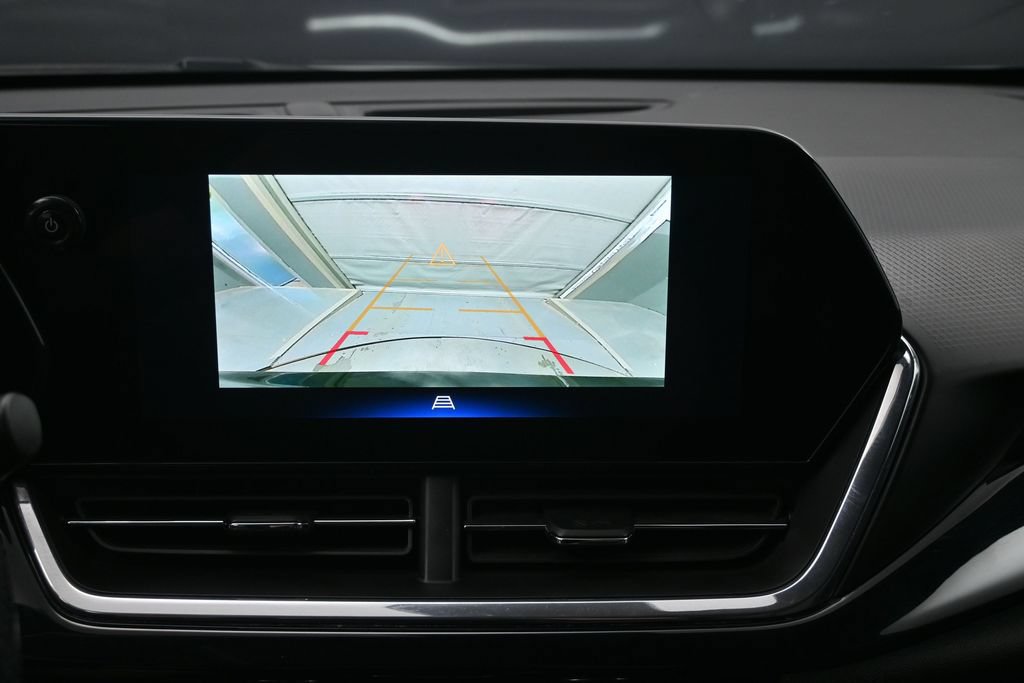 Used 2025 Chevrolet Trax RS w/ Sunroof Package FWD image 16