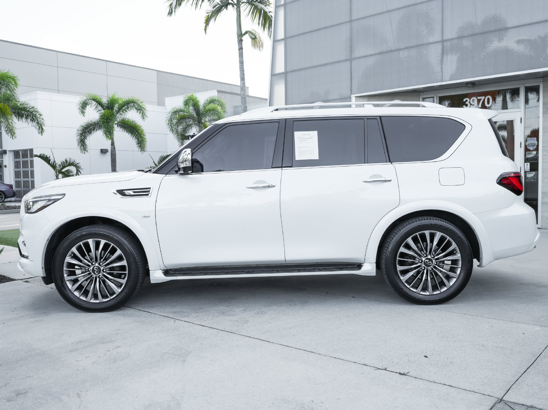 Used 2019 INFINITI QX80 Luxe w/ 22" Wheel Package RWD image 19