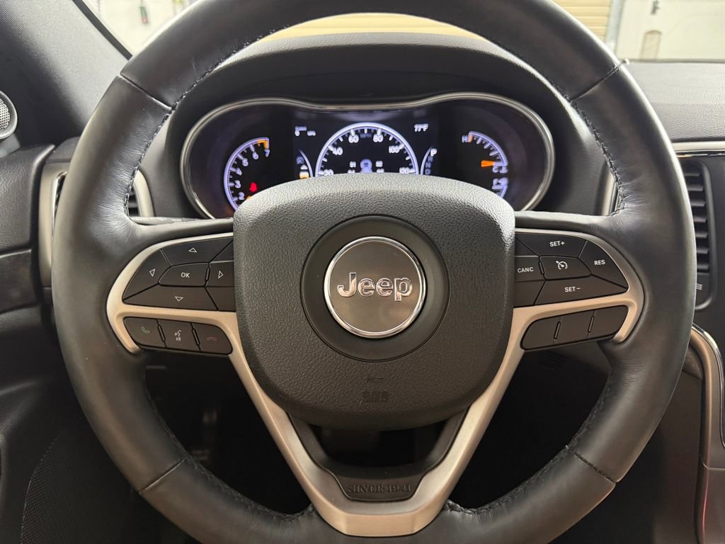 Used 2018 Jeep Grand Cherokee Laredo image 12