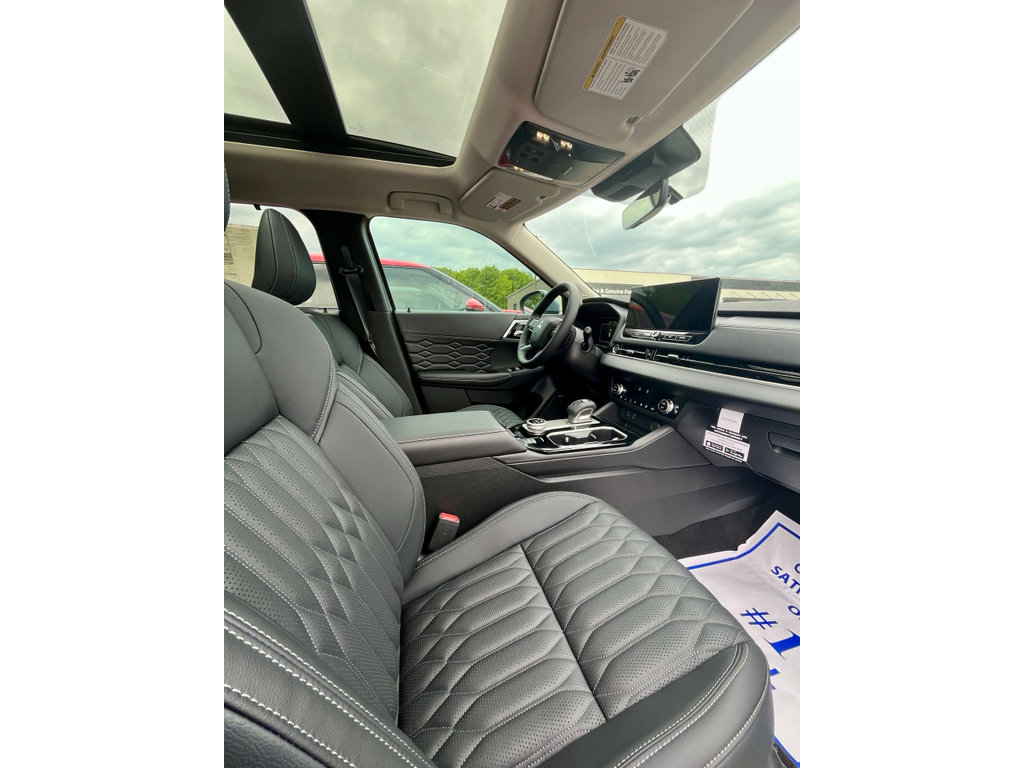 New 2026 Mitsubishi Outlander SEL FWD image 9