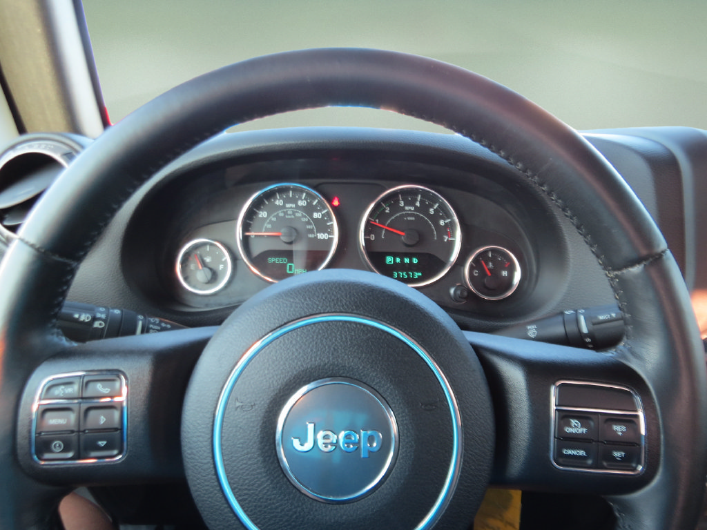 Used 2016 Jeep Wrangler Sport w/ Connectivity Group AWD/4WD image 19