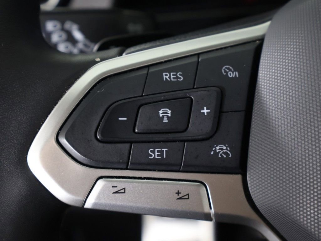 Certified 2024 Volkswagen Atlas Peak Edition SEL AWD/4WD image 52