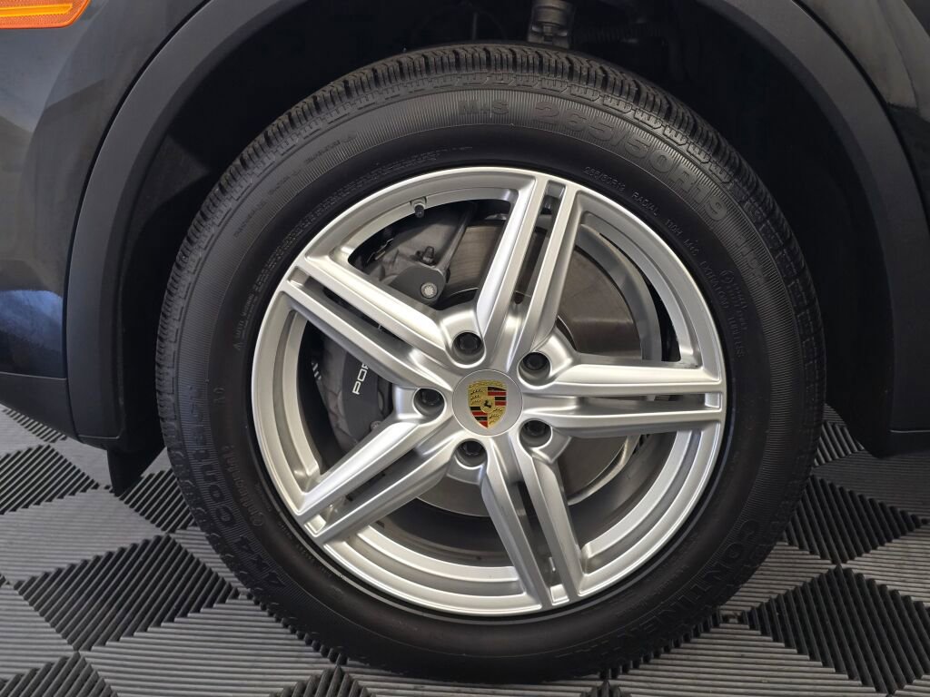 Used 2018 Porsche Cayenne image 33