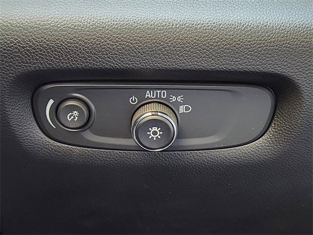 Used 2023 Chevrolet Traverse LT image 20