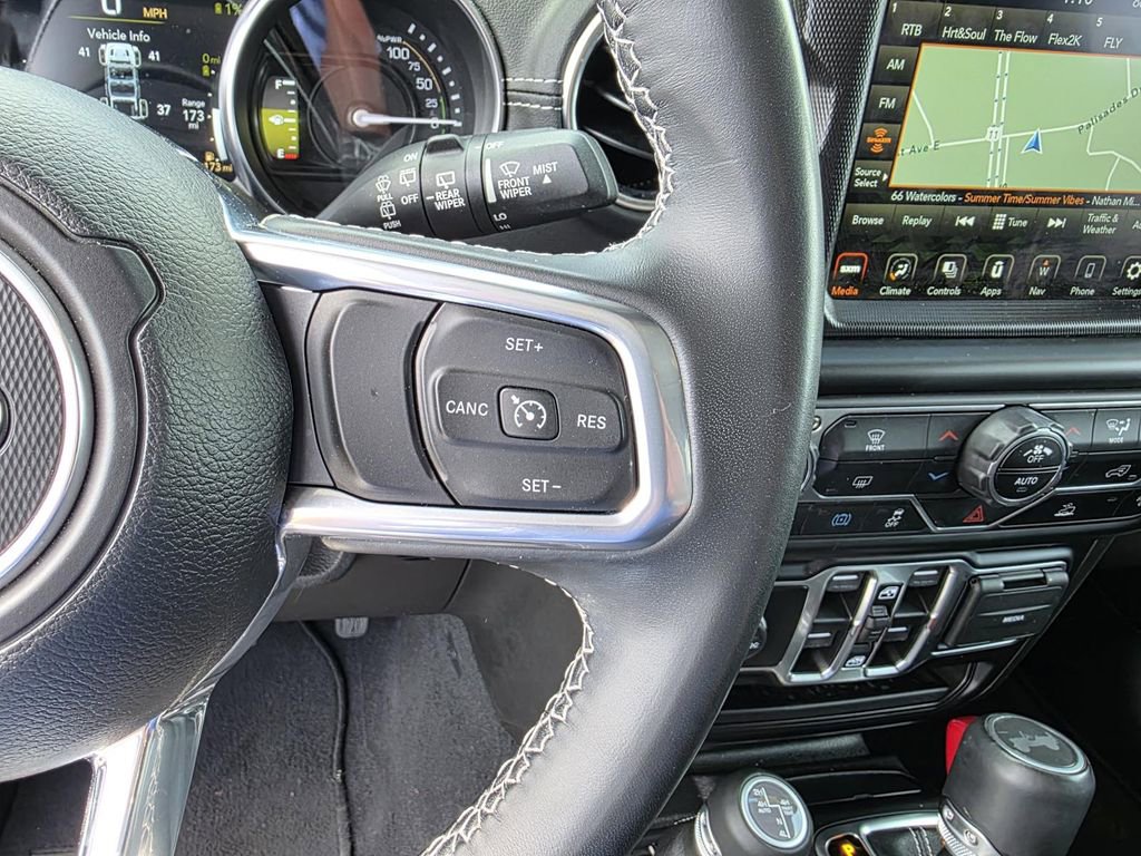 Used 2022 Jeep Wrangler Unlimited Sahara image 17