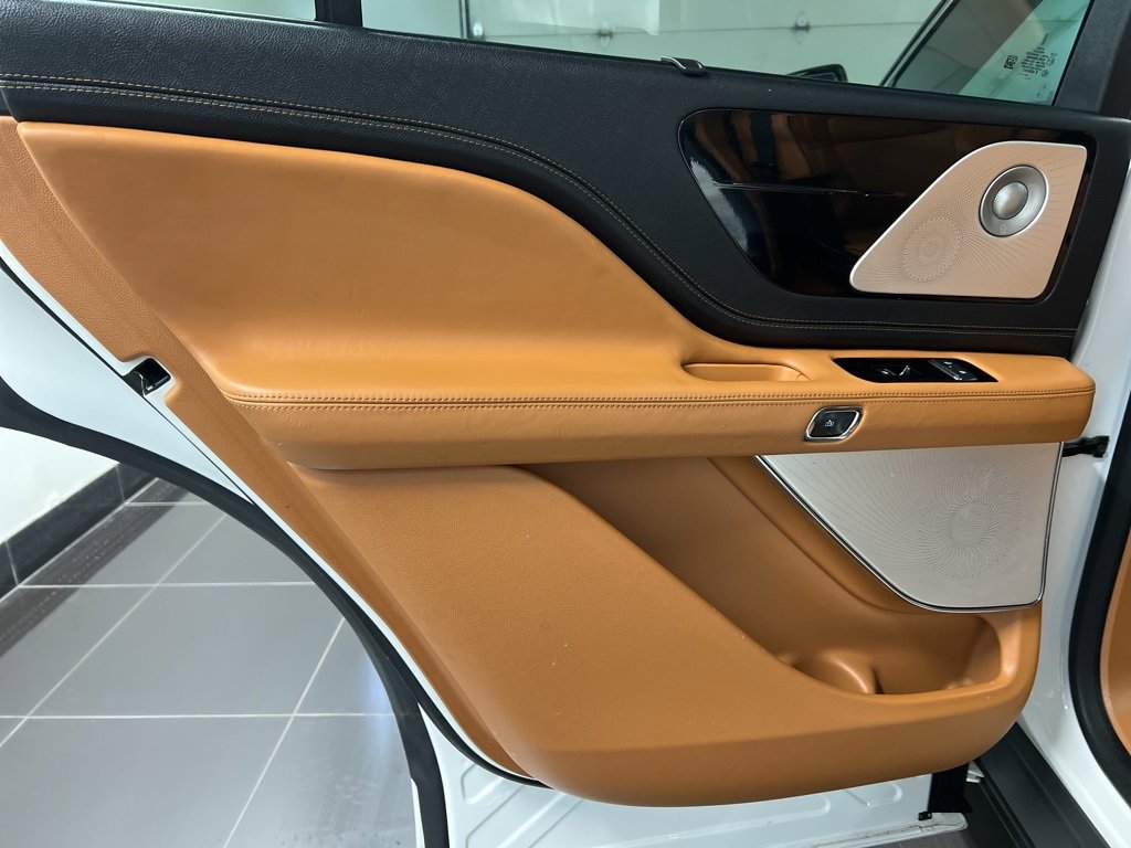 Certified 2020 Lincoln Aviator Black Label w/ Dynamic Handling Package image 38