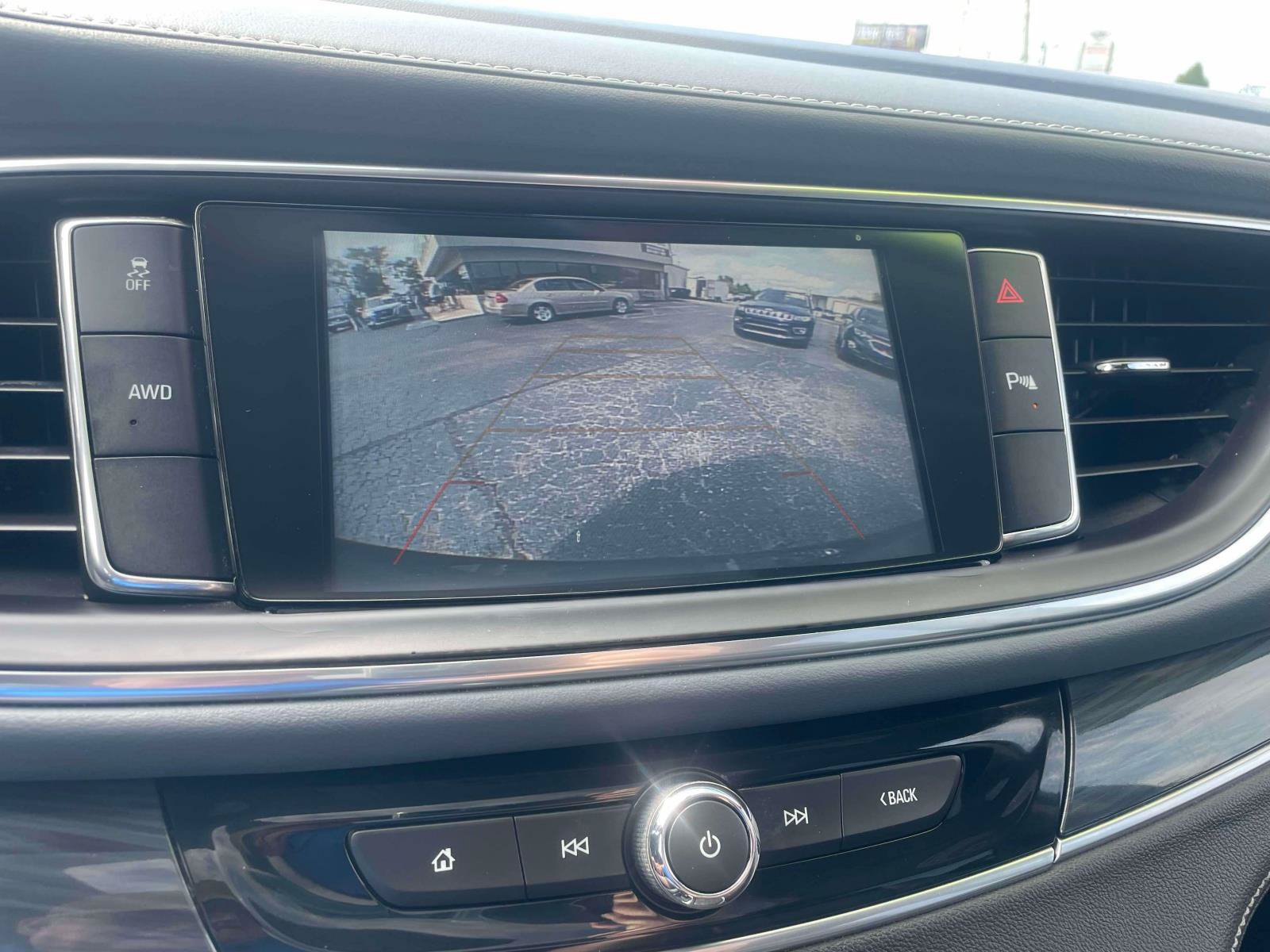 Used 2019 Buick Enclave Essence AWD/4WD image 19