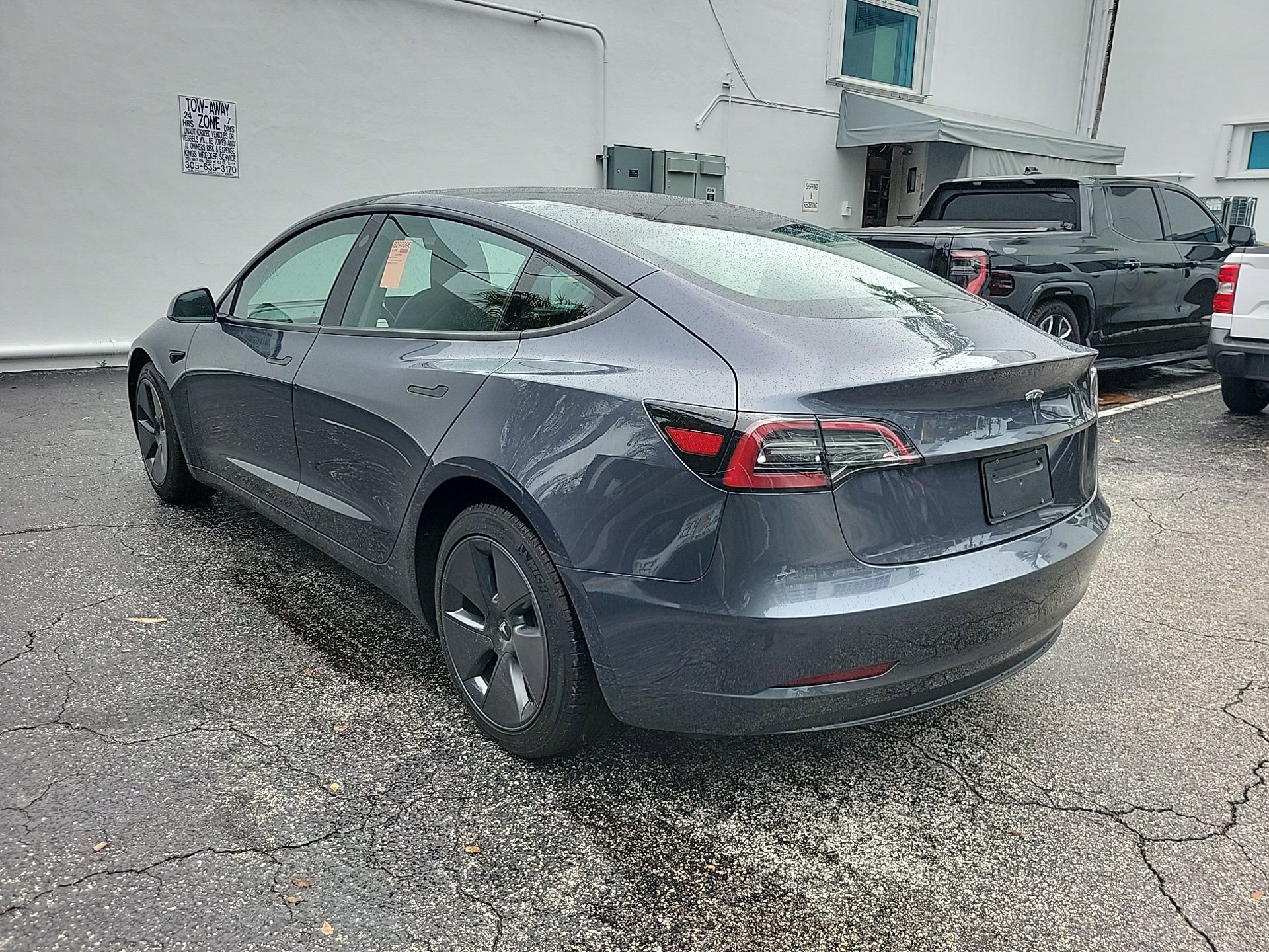 Used 2023 Tesla Model 3 Standard Range image 14