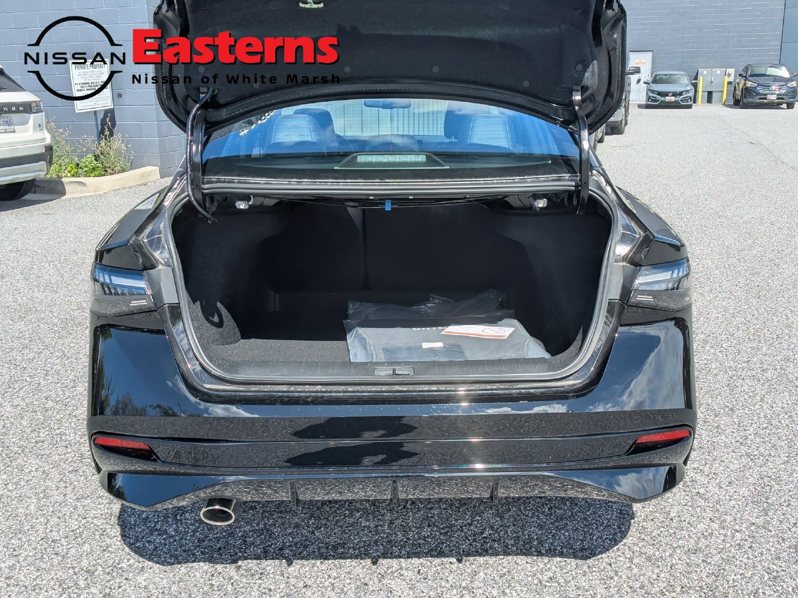 New 2027 Nissan Sentra SR w/ SR Premium Package FWD image 10
