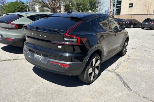 Used 2023 Volvo C40 P8 Recharge Plus w/ Climate Package AWD/4WD image 4