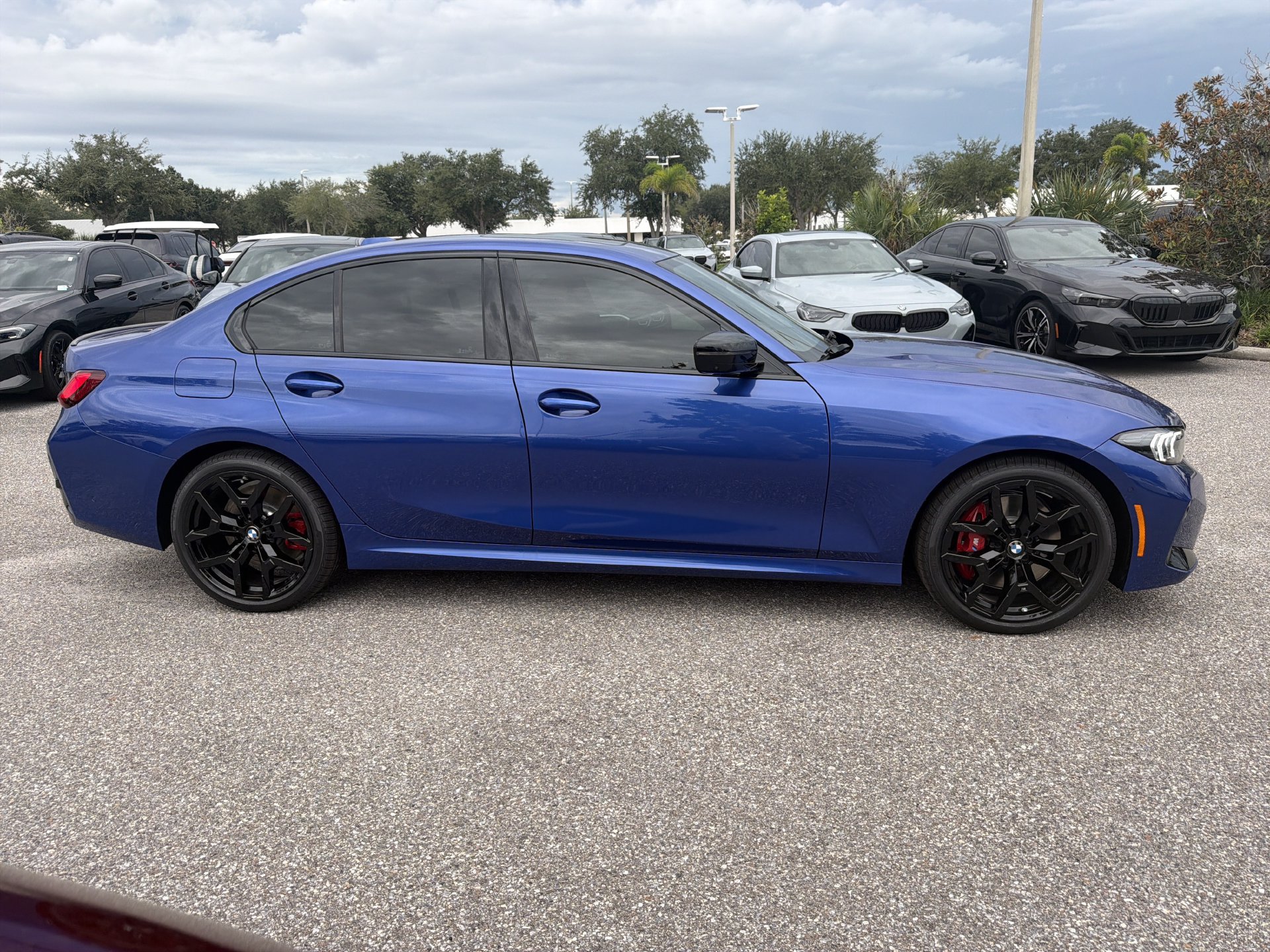 New 2026 BMW 330i Sedan w/ M Sport Package RWD image 3